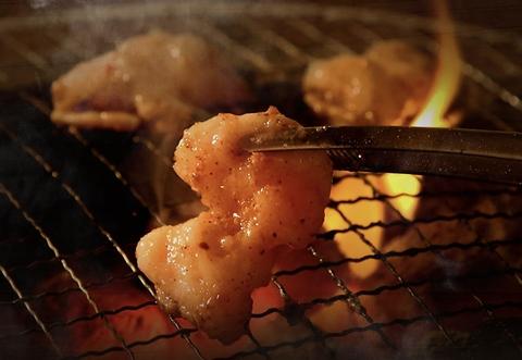 生ホルモン 炭焼き 牛とろ