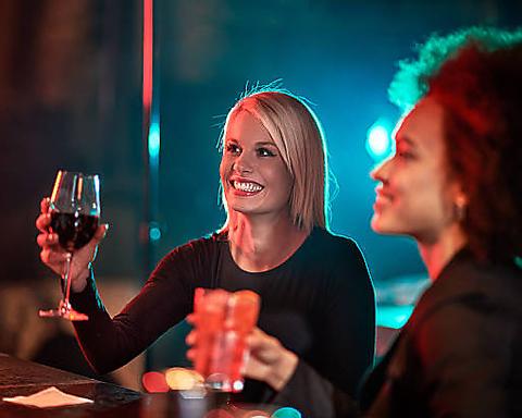 禁煙カクテルバーおおしか