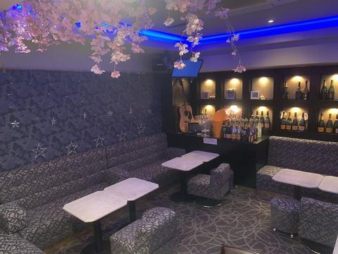 カラオケBARたりら