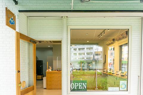 青い車 coffee roaster