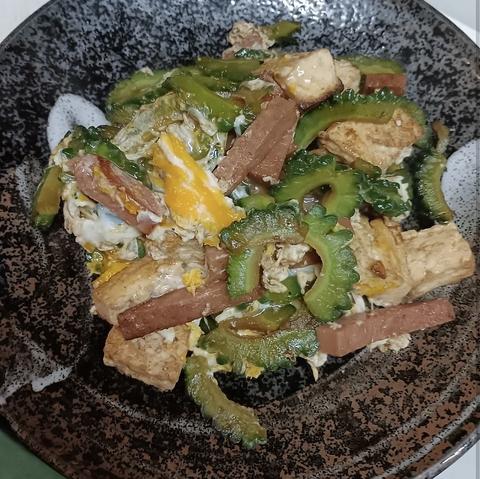 沖縄料理 島じょうり