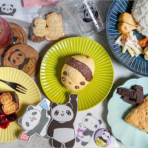 アートカフェ&バー ぱんだっこ