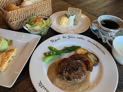 カフェ＆レストラン hanakago はなかご