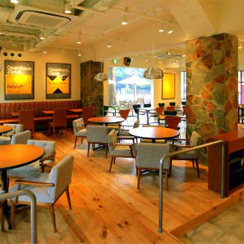 カフェシェーキーズ Cafe Shakey's 外苑信濃町店