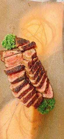 炭火焼 ステーキ岡田