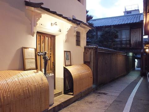 石塀小路 しぇりークラブ