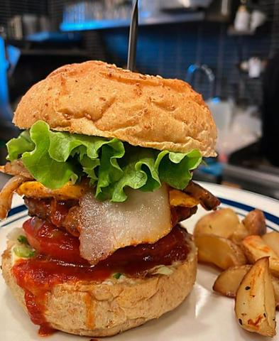 RAMONEBURGER ラモーンバーガー