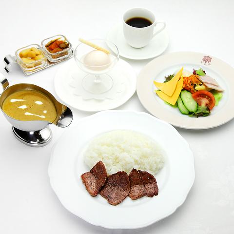 中禅寺金谷ホテル ダイニングルームみずなら