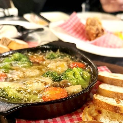 Art gallery cafe pino